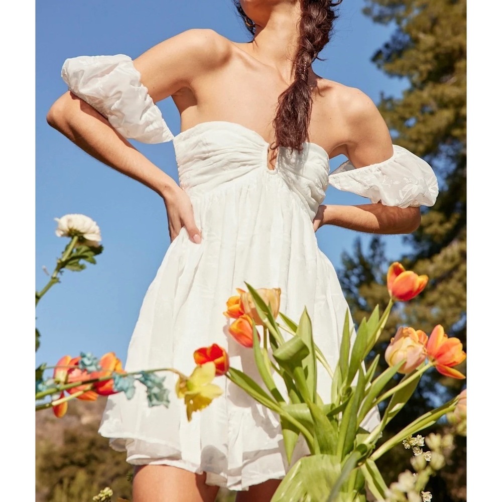 NWOT Lulus Cutest Icon White Embroidered Off-the-Shoulder Mini Dress L‎ Bridal